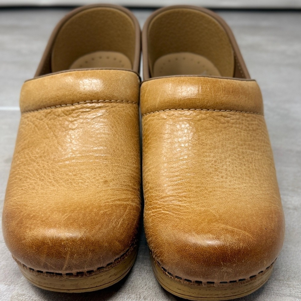 Dansko Professional Honey Pebbled Leather Clogs Womens Size 35 Tan Comfort Shoes - Picture 9 of 9